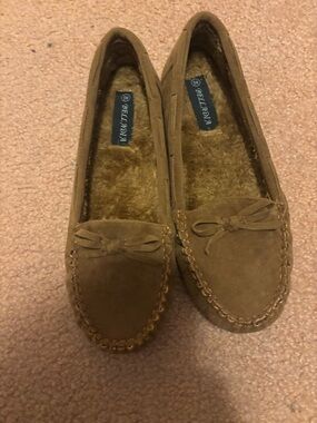 Women's Suede Moccasin Slippers with Faux-Fur Lining - Brown